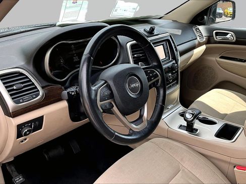 Used 2014 Jeep Grand Cherokee Laredo AWD/4WD image 12