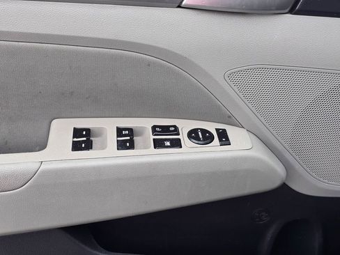 Used 2020 Hyundai Elantra SEL FWD image 8