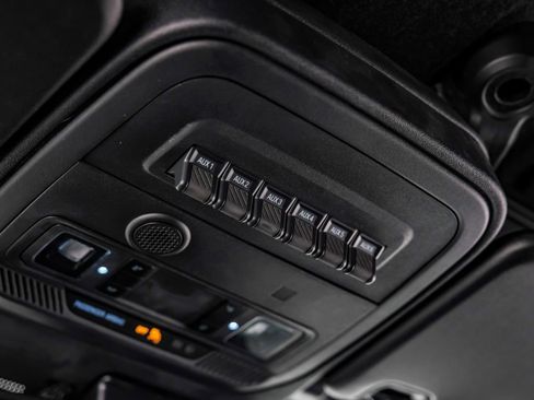 Used 2024 Ford Bronco Badlands image 30