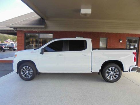 Used 2022 Chevrolet Silverado 1500 RST image 1