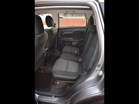 Used 2016 Mitsubishi Outlander SE FWD image 18