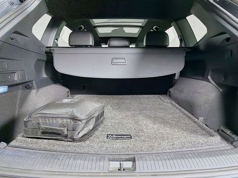 Used 2022 Volkswagen Tiguan SEL R-Line image 28
