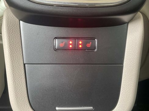 Used 2020 Lincoln Nautilus Reserve image 13