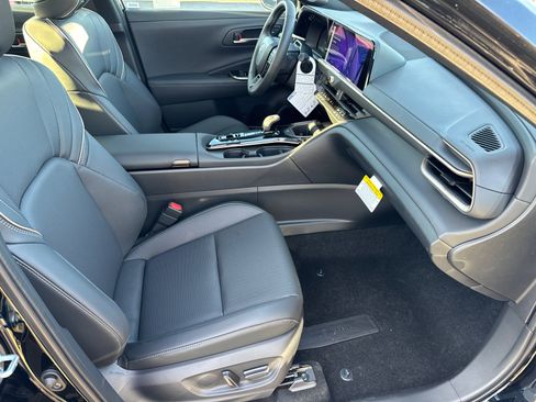 New 2026 Toyota Crown Limited w/ Advanced Technology Package image 17