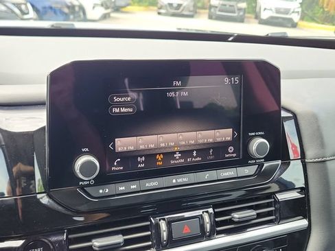 Certified 2025 Nissan Pathfinder SV FWD image 28
