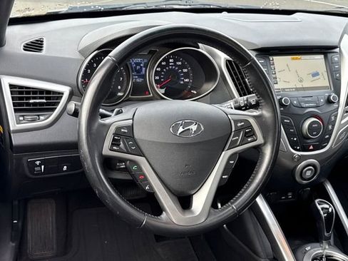 Used 2017 Hyundai Veloster Value Edition image 13