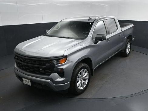 Used 2025 Chevrolet Silverado 1500 Custom w/ LPO, Dark Essentials Package RWD image 11