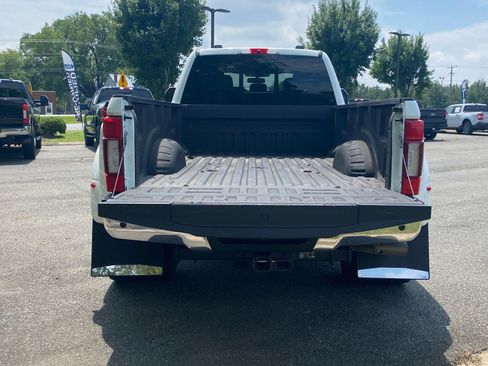 Used 2022 Ford F450 Lariat w/ Lariat Ultimate Package AWD/4WD image 7
