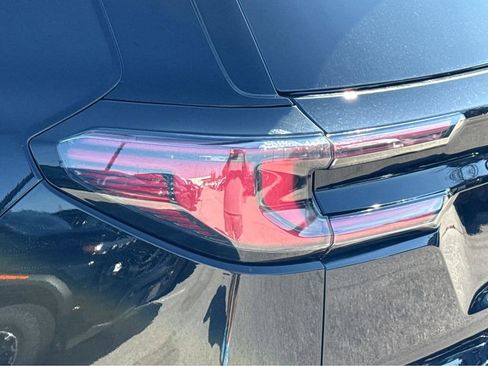 New 2026 GMC Acadia Denali w/ Super Cruise Package image 21