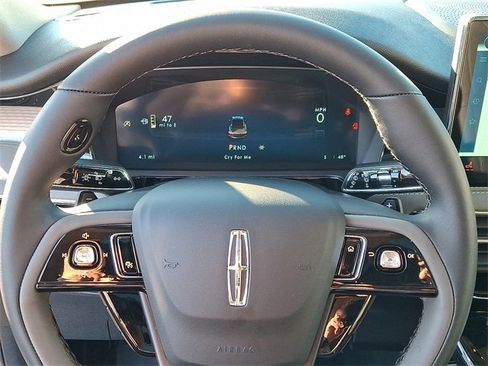 New 2026 Lincoln Corsair Premiere image 9