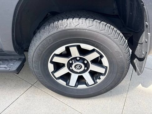 Used 2023 Toyota 4Runner TRD Off-Road Premium w/ Moonroof Package AWD/4WD image 11