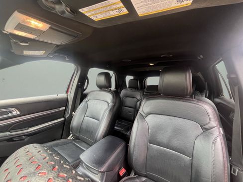 Used 2018 Ford Explorer Sport AWD/4WD image 9