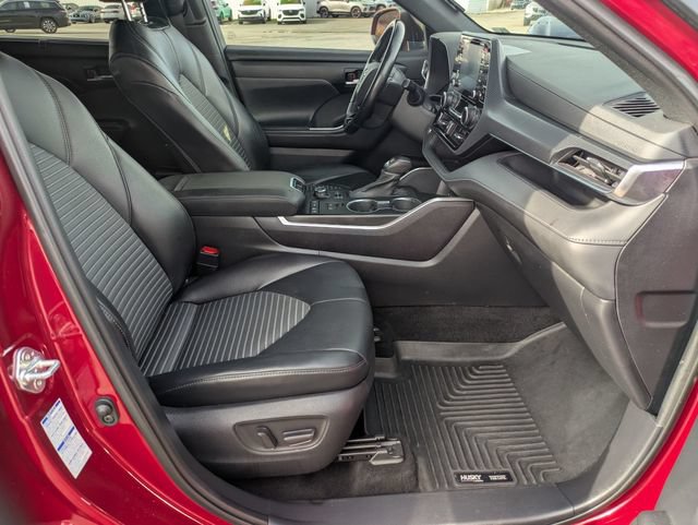 Used 2021 Toyota Highlander XSE AWD/4WD image 25