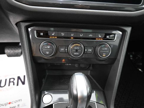 Used 2021 Volkswagen Tiguan SE w/ Panoramic Sunroof Package AWD/4WD image 7