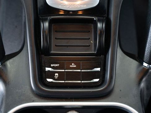 Used 2014 Porsche Cayenne S AWD/4WD image 24