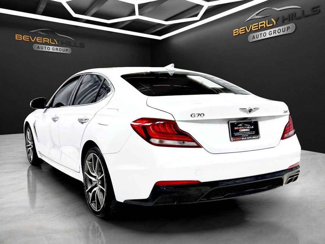 Used 2019 Genesis G70 2.0T Sport RWD image 3