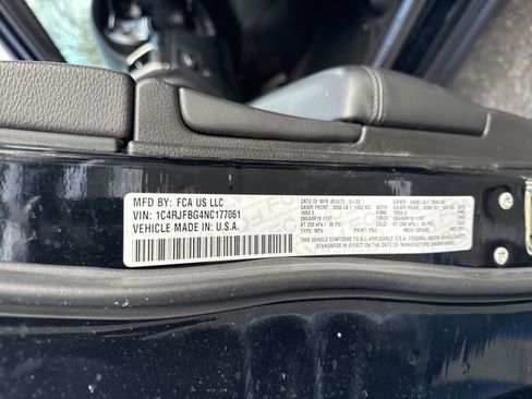 Used 2022 Jeep Grand Cherokee Limited image 31