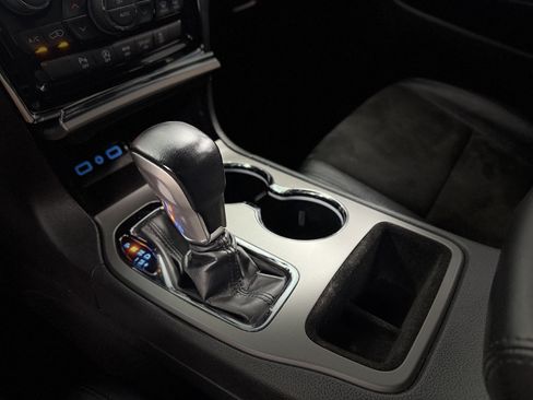 Used 2020 Jeep Grand Cherokee Altitude AWD/4WD image 22