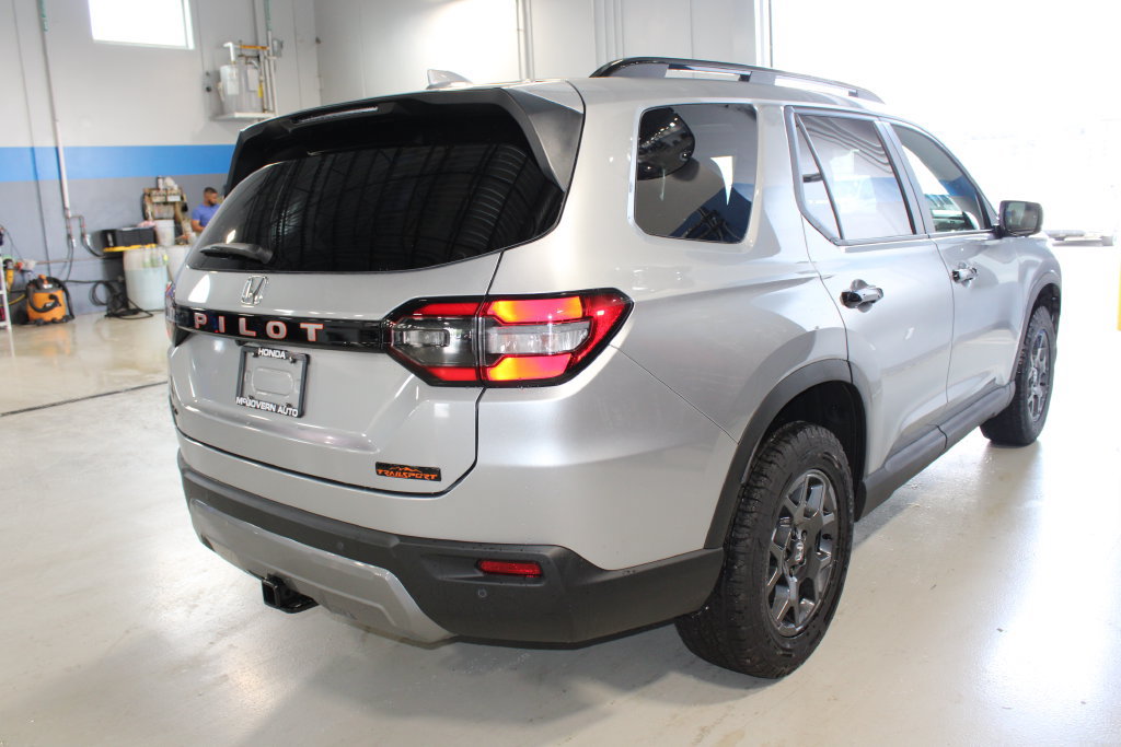 New 2026 Honda Pilot TrailSport image 11