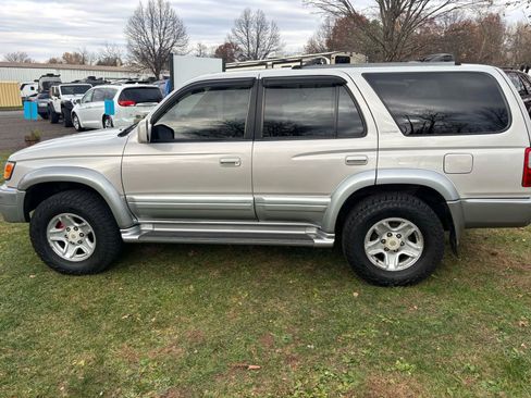 Used 2000 Toyota 4Runner Limited image 12