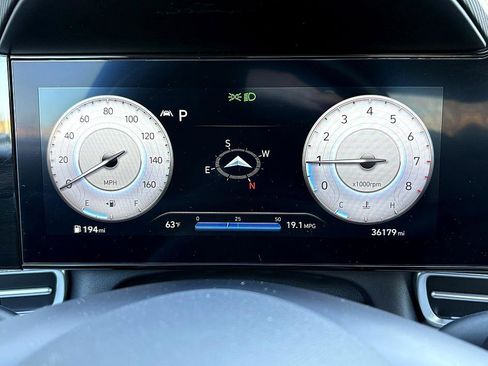 Used 2023 Hyundai Elantra Limited image 22