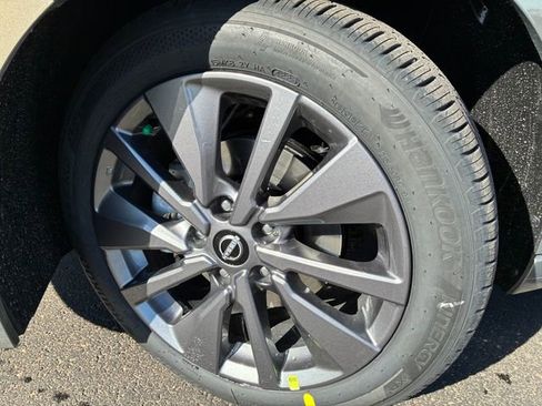 New 2026 Nissan Sentra SL FWD image 10