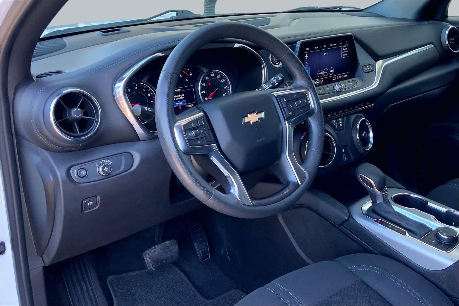 Used 2022 Chevrolet Blazer LT FWD image 16