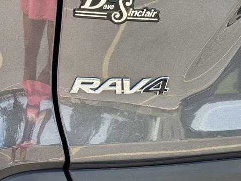 Used 2023 Toyota RAV4 LE AWD/4WD image 31