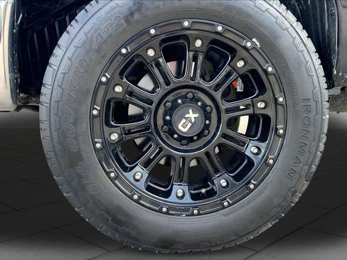 Used 2019 Nissan Titan SL w/ Chrome Package AWD/4WD image 11