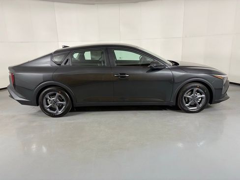 New 2026 Kia K4 LXS image 9