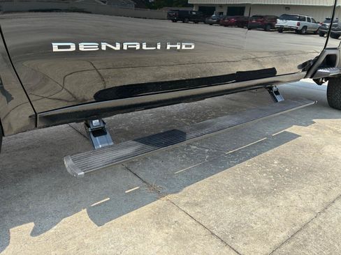Used 2021 GMC Sierra 3500 Denali w/ Denali Ultimate Package AWD/4WD image 7