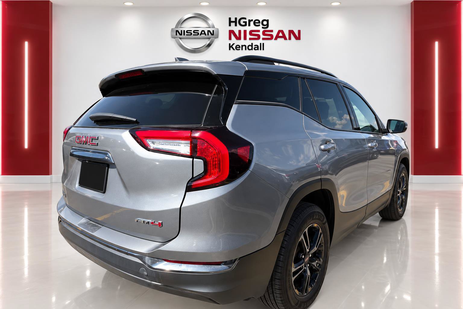 Used 2023 GMC Terrain AT4 AWD/4WD image 4