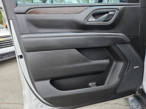 Used 2021 Chevrolet Suburban Z71 image 16