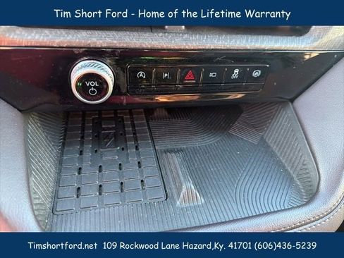 Used 2025 Ford Explorer Platinum w/ LUX Leather Package image 16