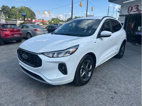 Used 2023 Ford Escape ST-Line Select w/ Tech Pack #1 AWD/4WD image 3