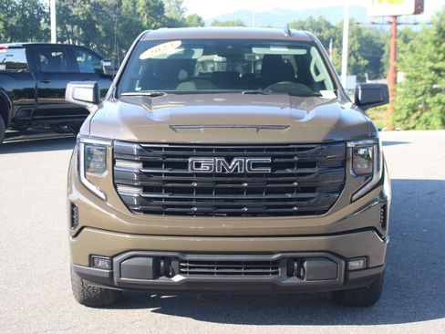 Used 2023 GMC Sierra 1500 Elevation AWD/4WD image 2