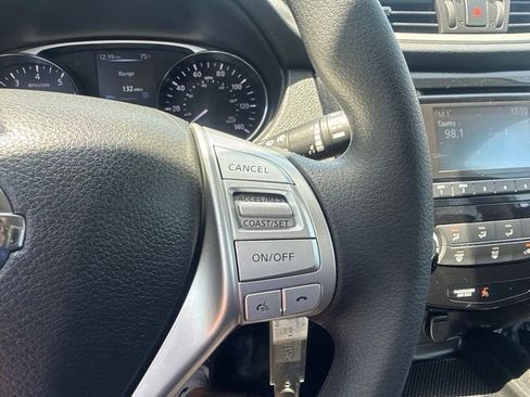 Used 2016 Nissan Rogue S w/ Appearance Package FWD image 17