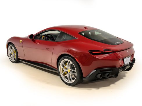 Certified 2022 Ferrari Roma RWD image 4