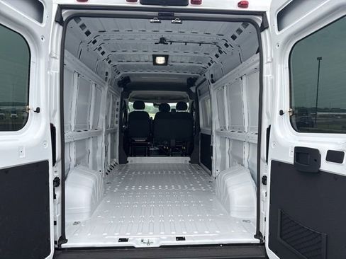 New 2026 RAM ProMaster 2500 w/ Premium Convenience Group FWD image 15