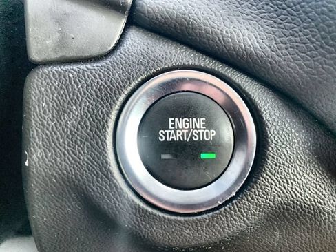 Certified 2023 Chevrolet Equinox LT AWD/4WD image 16