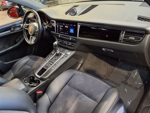 Used 2020 Porsche Macan AWD/4WD image 31
