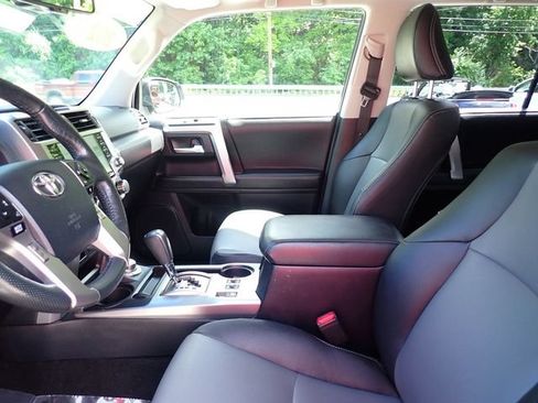 Used 2024 Toyota 4Runner SR5 Premium w/ Moonroof Package AWD/4WD image 17
