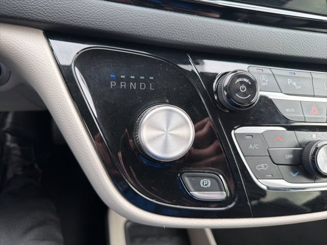 Used 2023 Chrysler Pacifica Touring-L FWD image 30