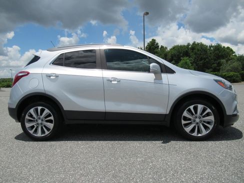 Used 2019 Buick Encore Preferred FWD image 2
