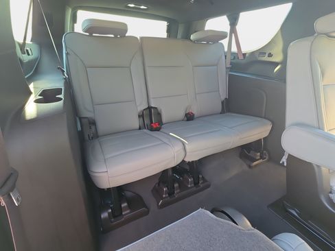 Used 2025 GMC Yukon XL Elevation AWD/4WD image 12