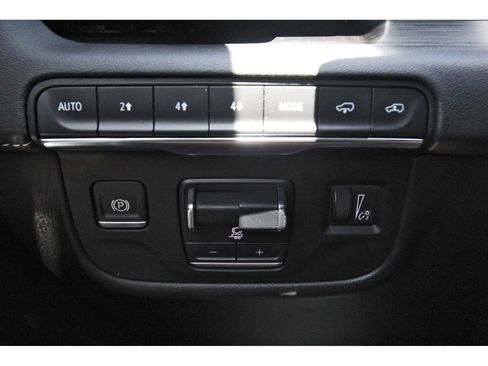 Certified 2024 Cadillac Escalade ESV Sport w/ LPO, ONYX Package AWD/4WD image 20