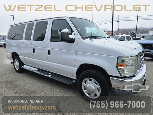 Used 2010 Ford E-350 and Econoline 350 XLT image 1