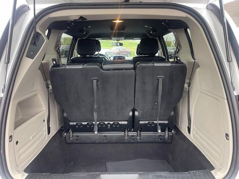 Used 2018 Dodge Grand Caravan SXT FWD image 16