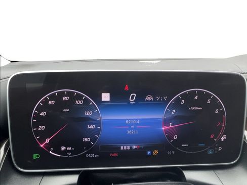 Used 2024 Mercedes-Benz GLC 300 4MATIC w/ Driver Assistance Package image 33