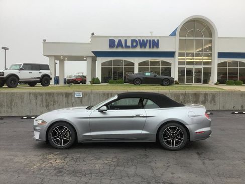 Used 2023 Ford Mustang Premium image 4